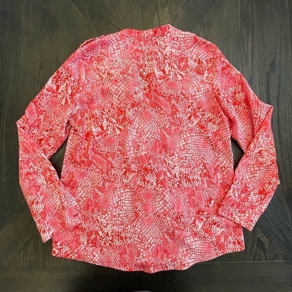 Calvin klein pink snakeskin print button down blouse size medium - Picture 4 of 5